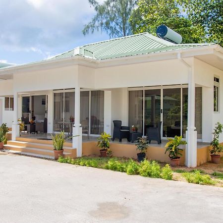 Macmillan'S Holiday Villas Grand Anse  Exterior foto