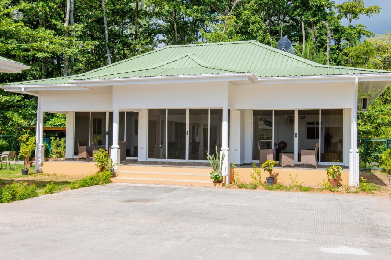 Macmillan'S Holiday Villas Grand Anse  Exterior foto