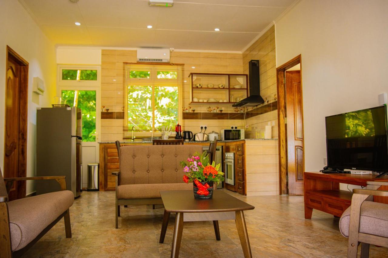 Macmillan'S Holiday Villas Grand Anse  Exterior foto